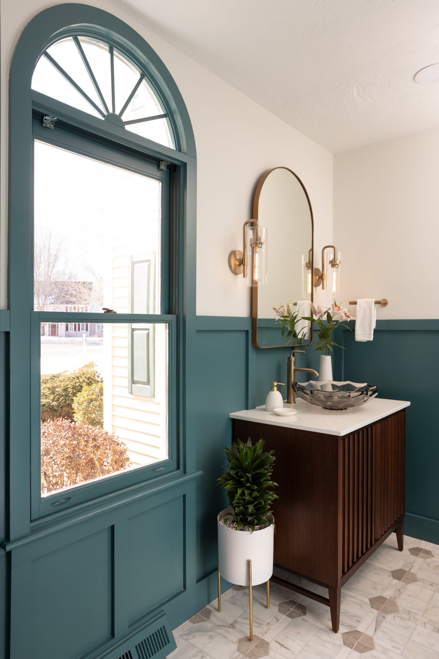 Moody Teal Powder Bath