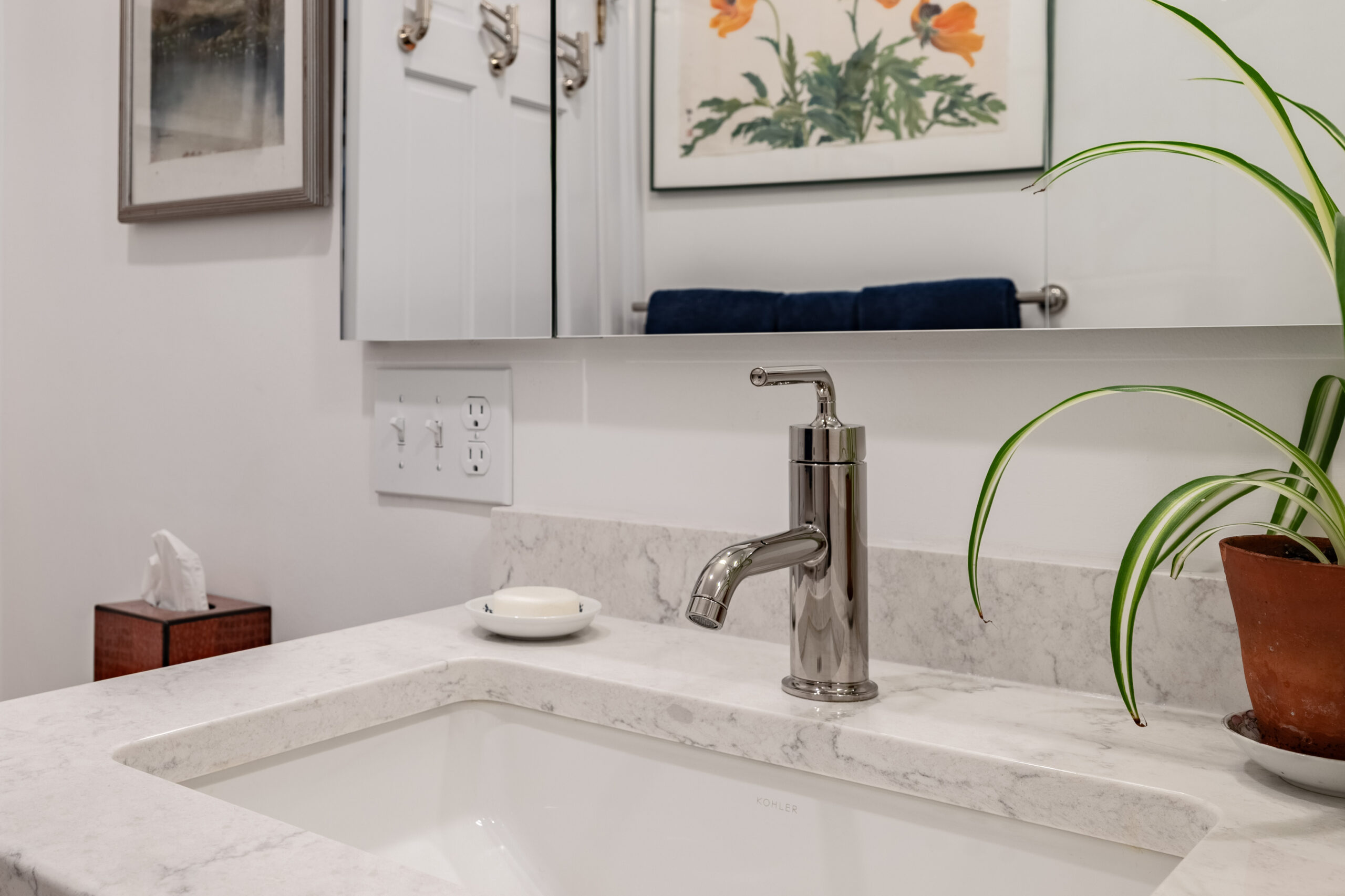 Airy Marble Bath