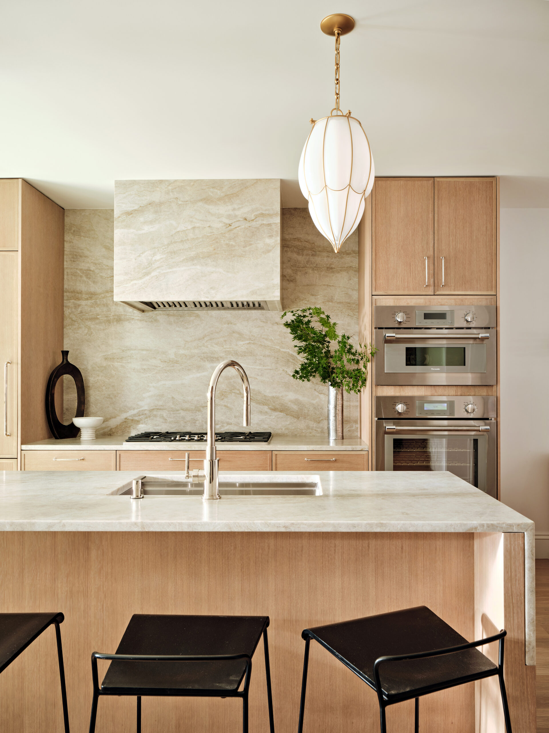Contemporary Kitchen in Soft Neutrals