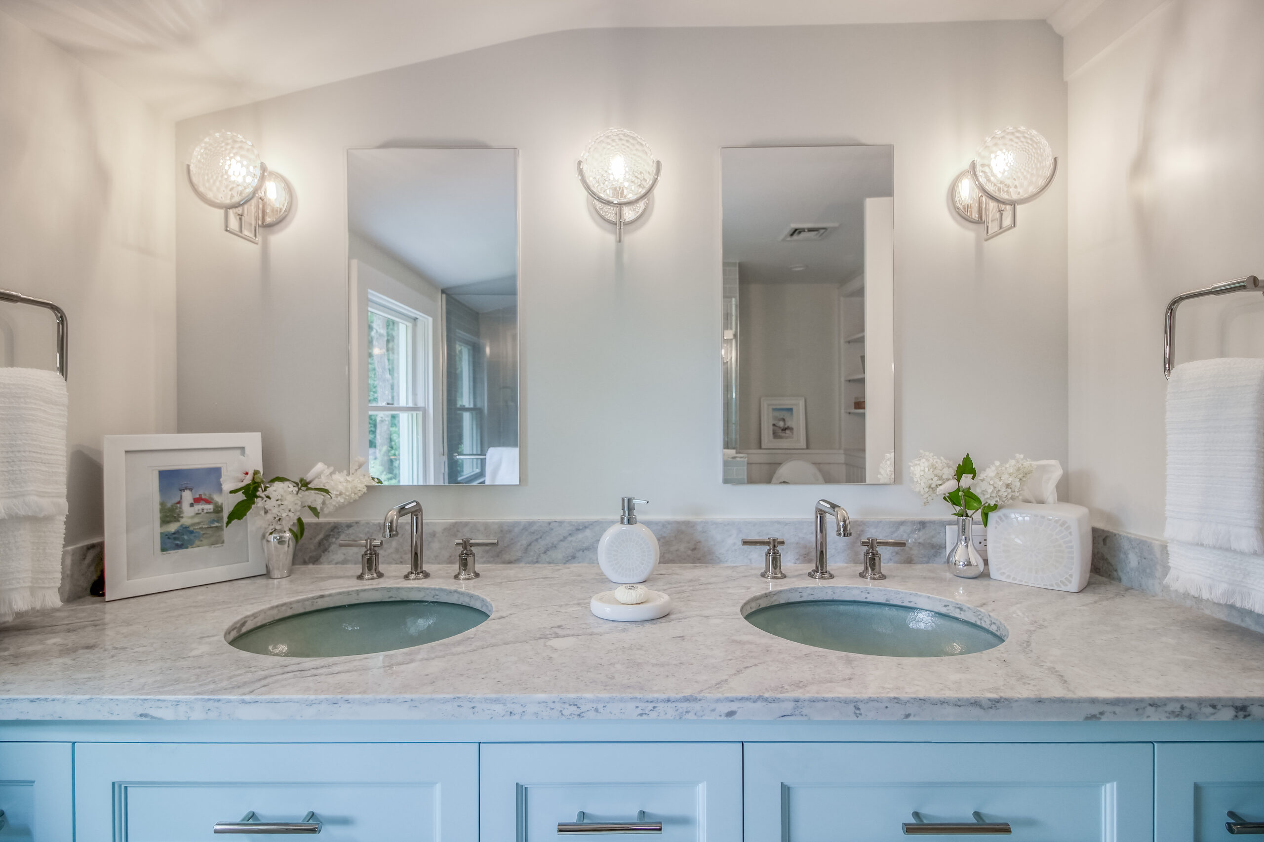 Airy Coastal Blue Bath
