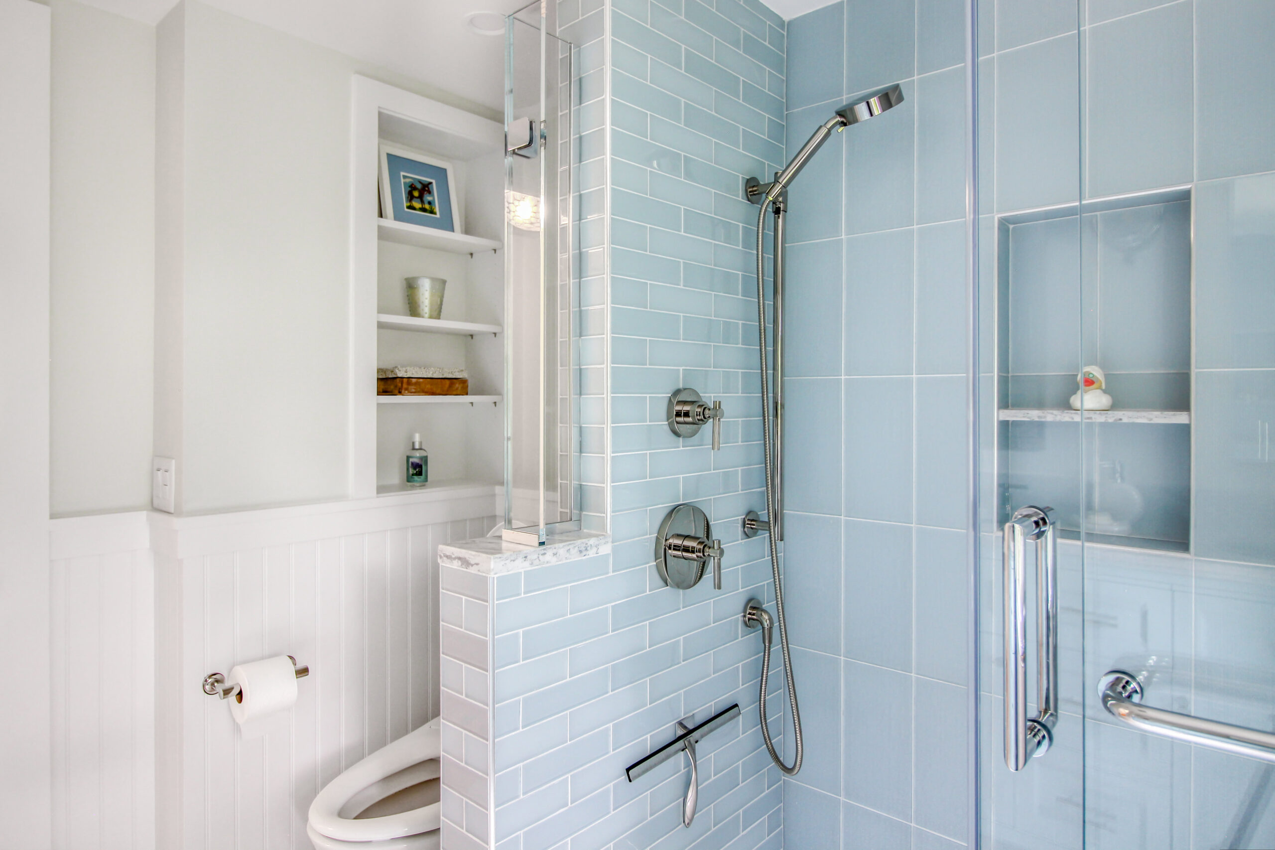 Airy Coastal Blue Bath