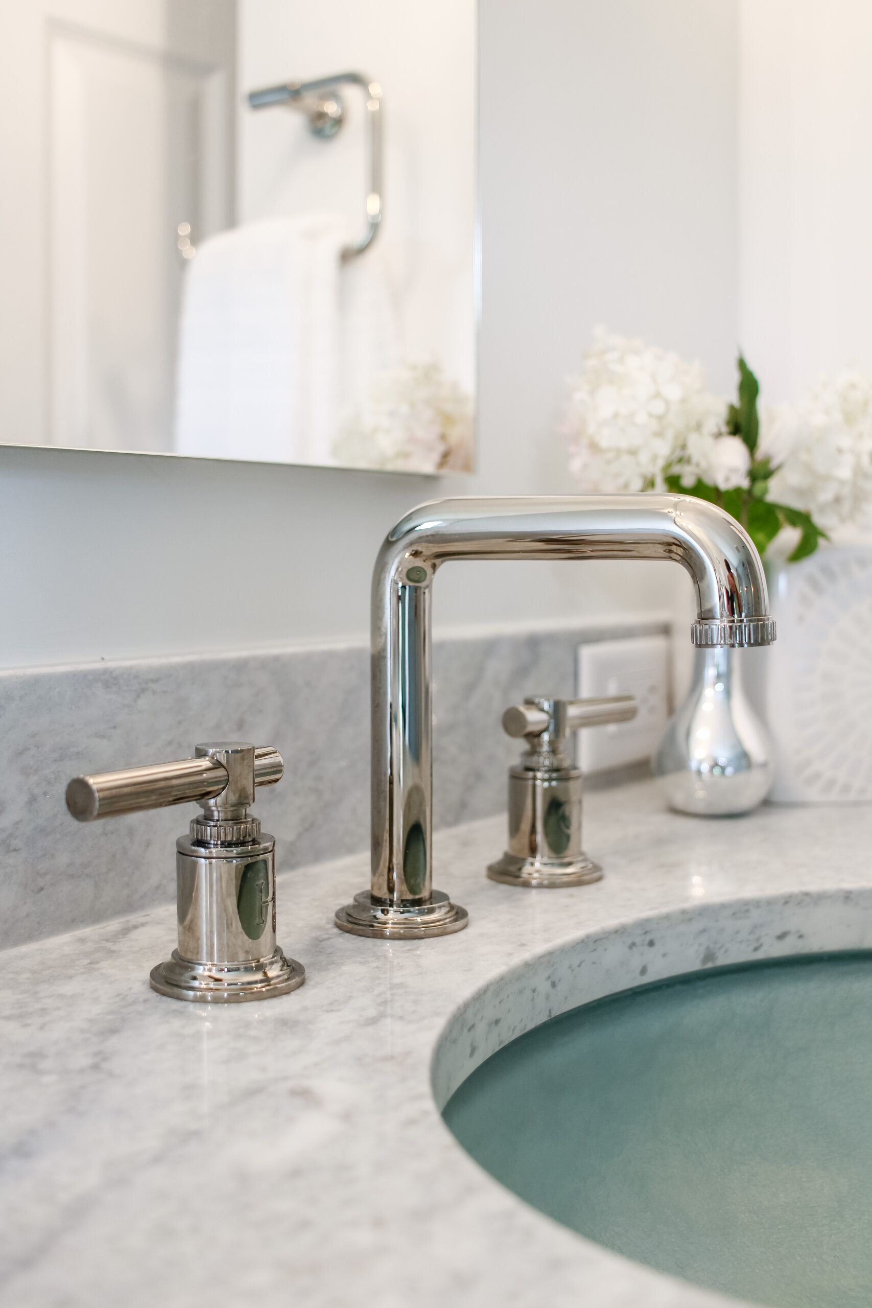 Airy Coastal Blue Bath