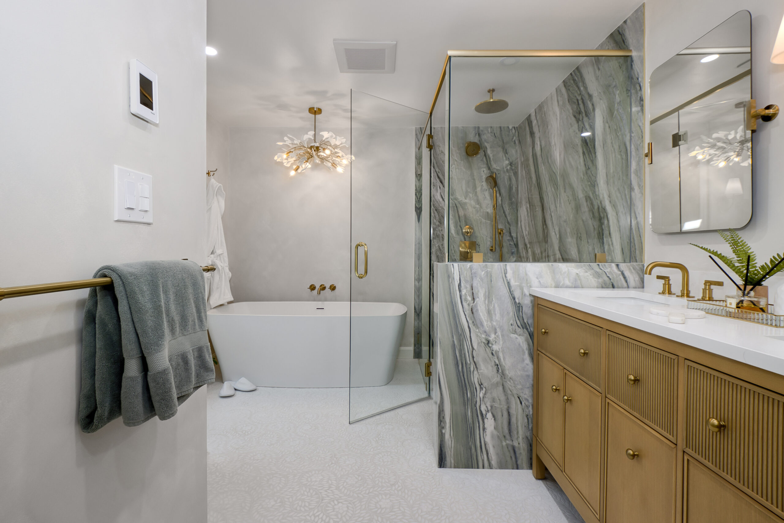 Serene Marble and Gold Oasis