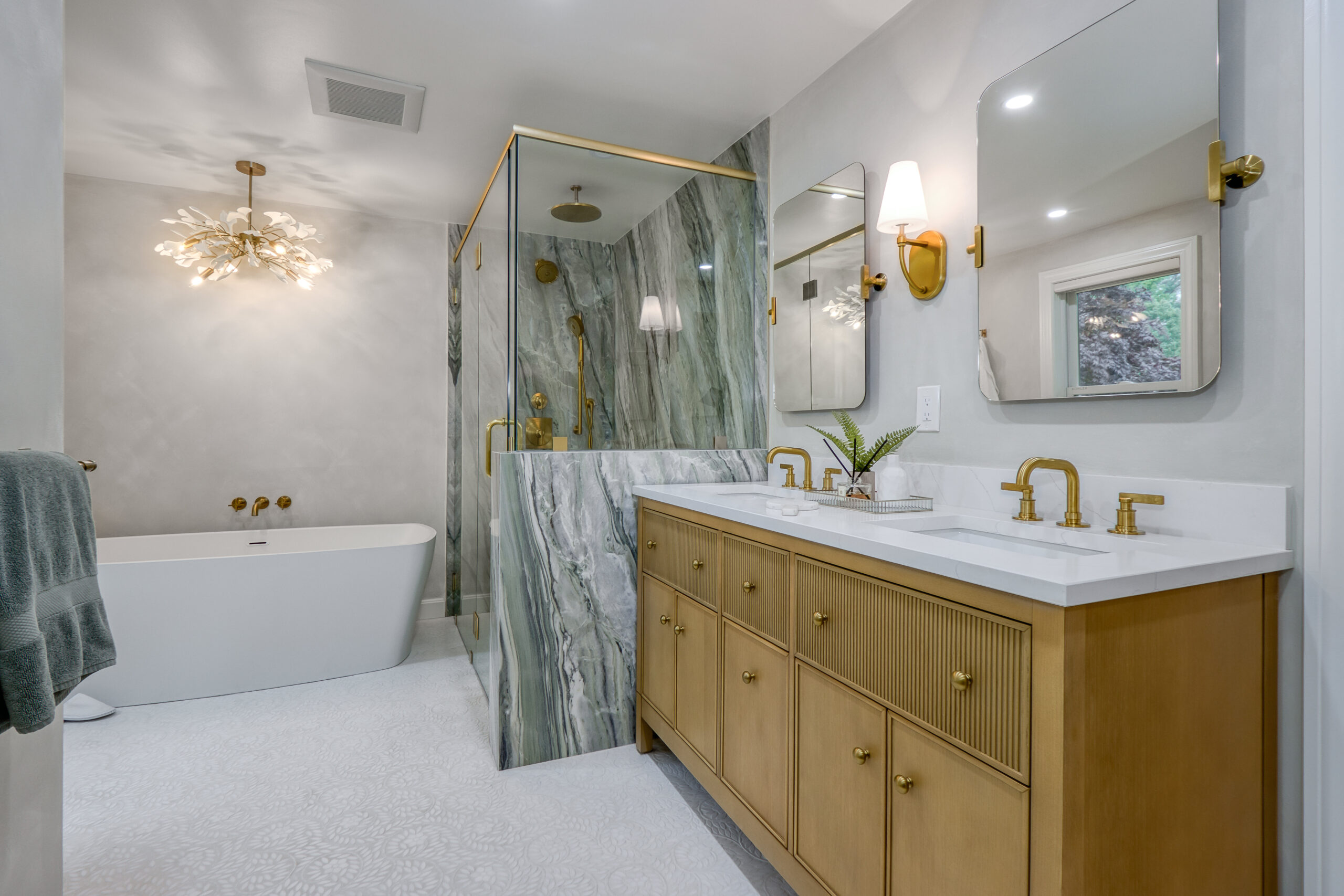 Serene Marble and Gold Oasis