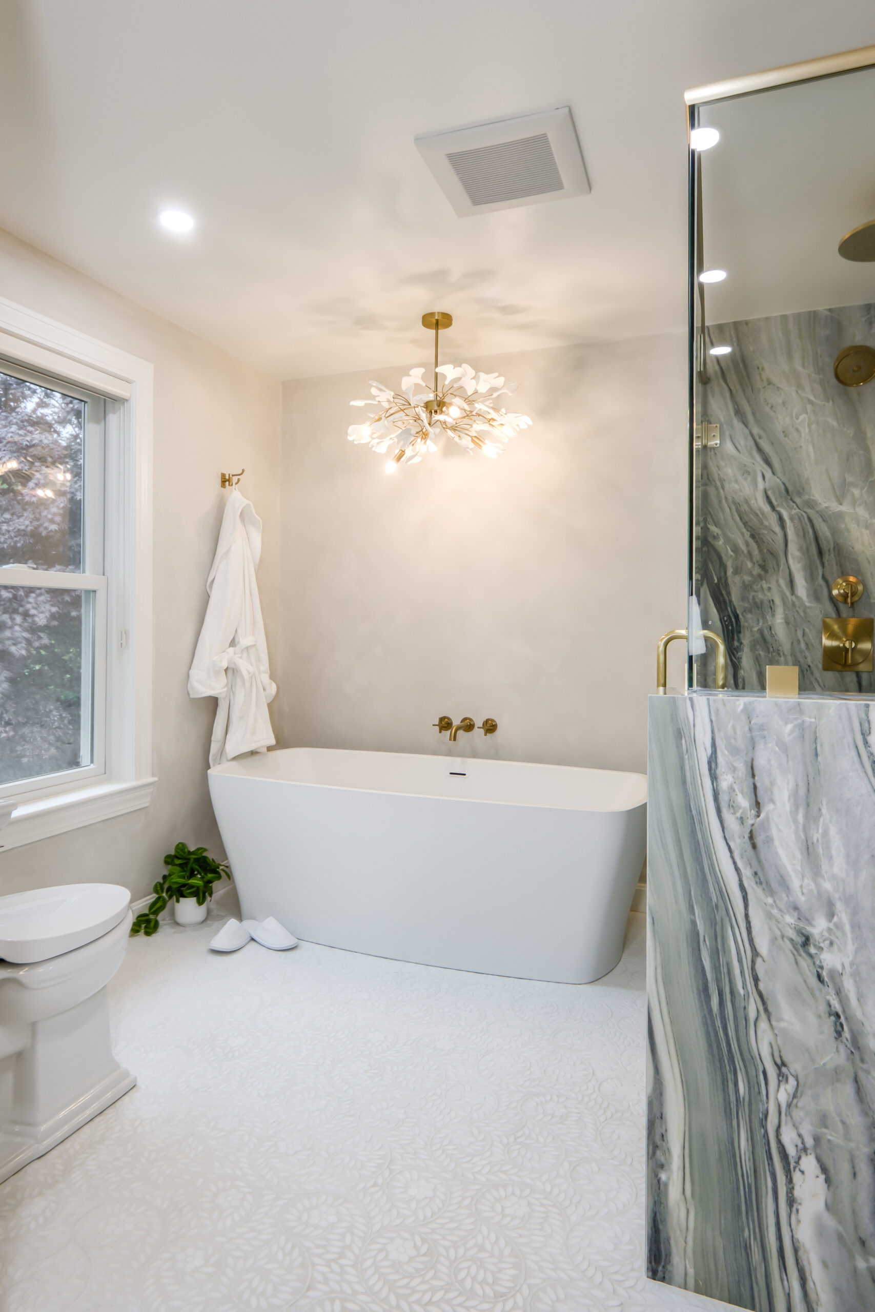 Serene Marble and Gold Oasis