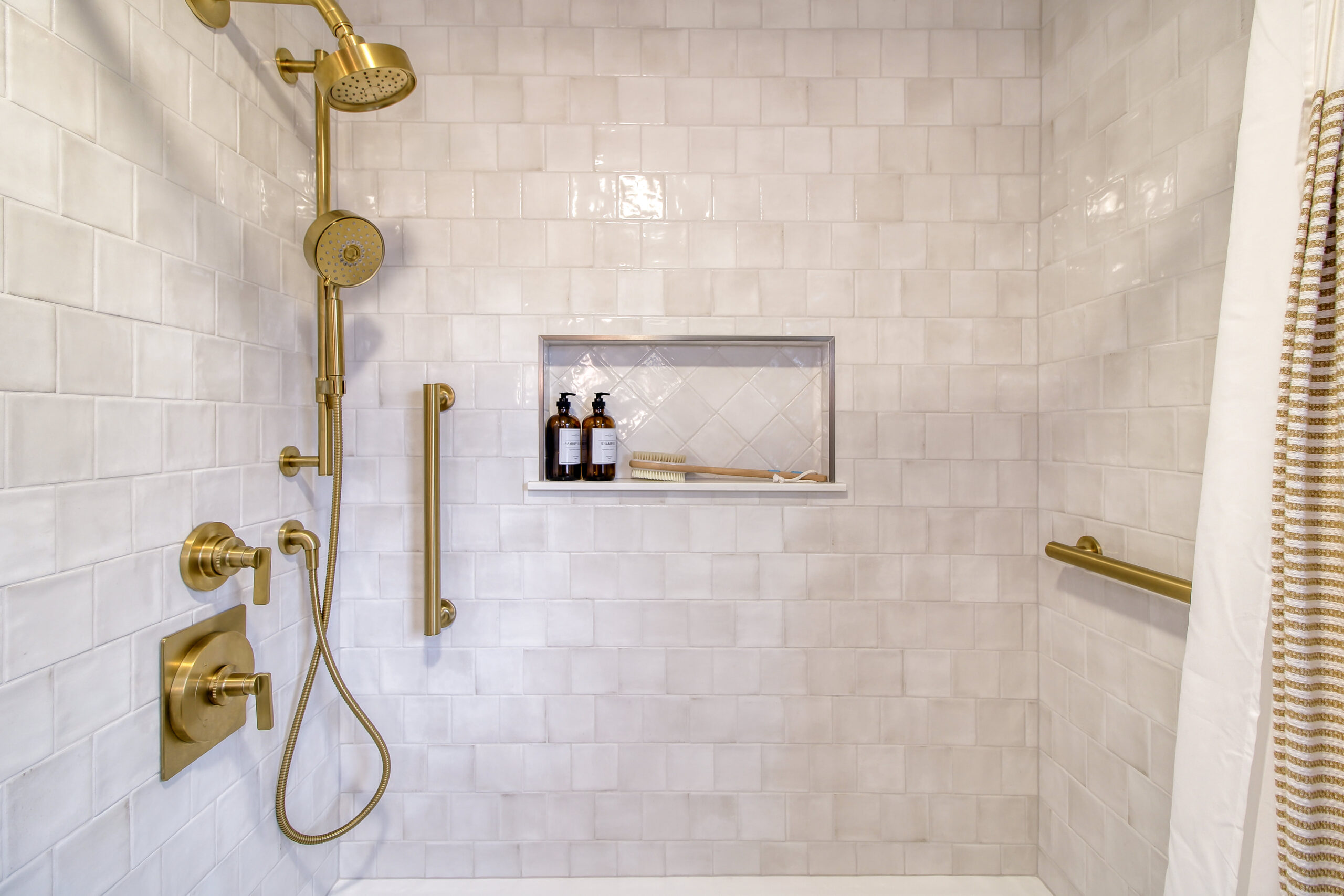 Brass Details in the Bath